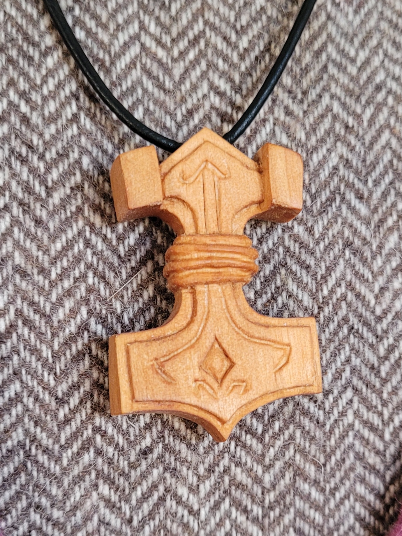 Thorshammer aus Holz Thorshammer aus Holz