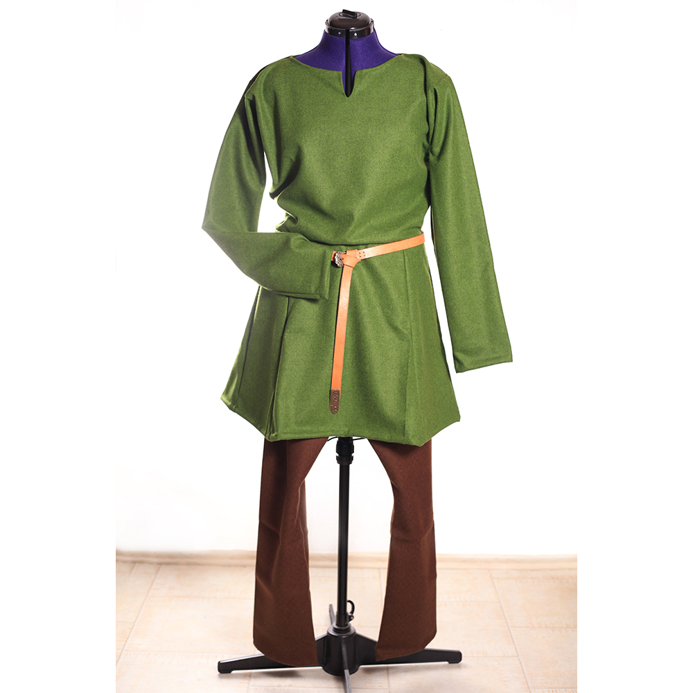 Herrenkleidung der Wikingerzeit, grüne Tunika und braune Hose
